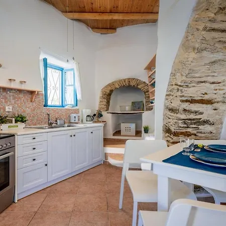 Cozy Lefkes House
